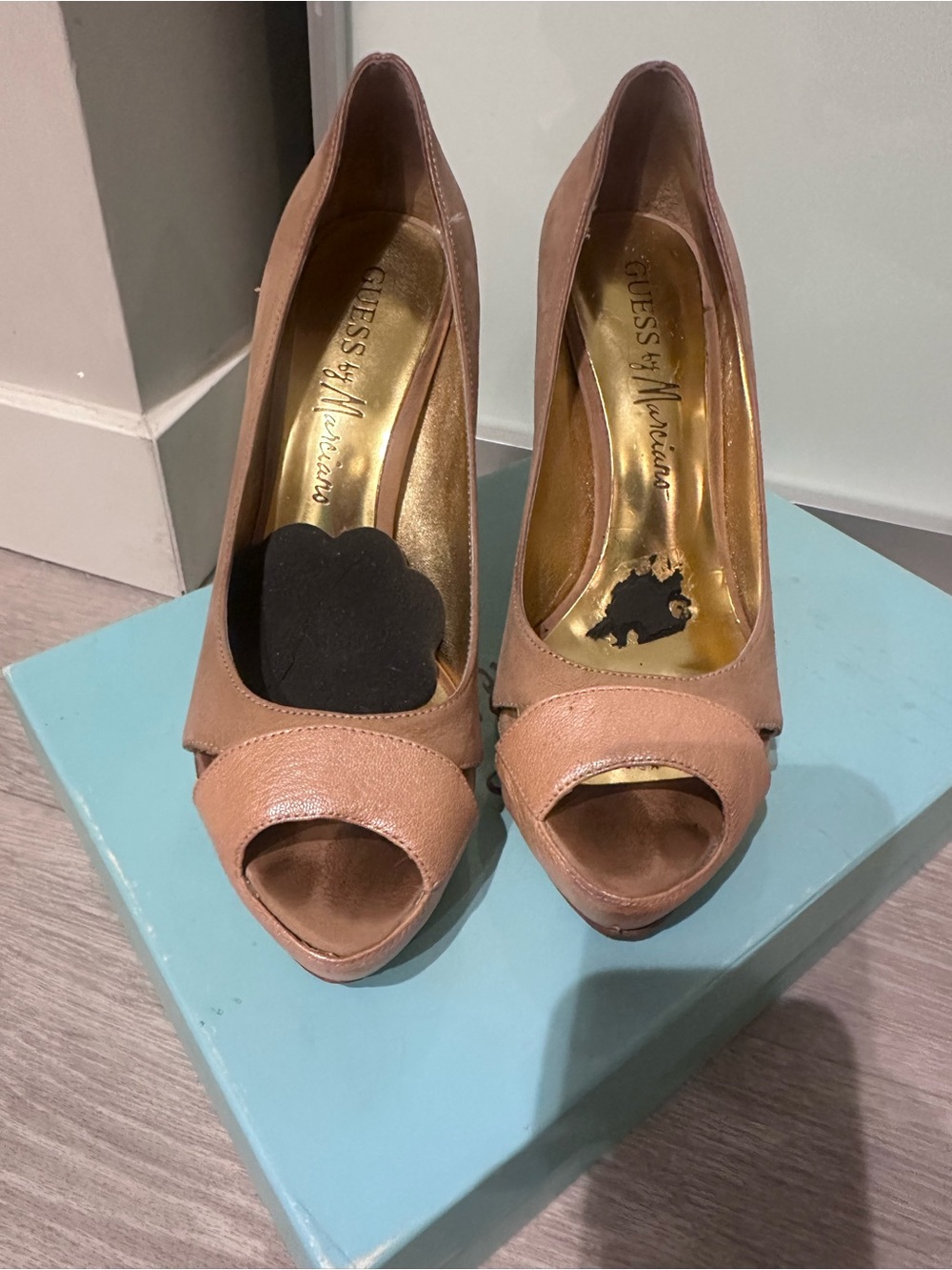 Guess Ladies' Nude peep toes Heels size 6
